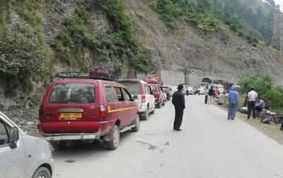  नागढुङ्गा नौबिसे सडक दैनिक पाँच घण्टा बन्द हुने 